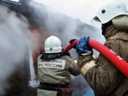 Мужчина и женщина погибли во время ночного пожара в Хабаровском крае