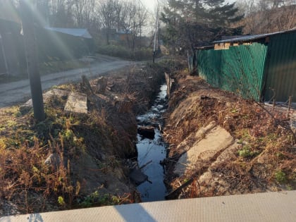 Работы по дноуглублению русел малых рек идут в Хабаровске