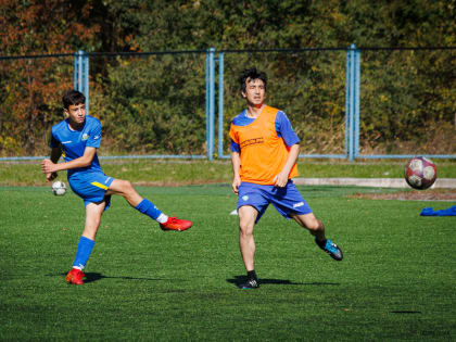 Футбольные команды завершили групповой этап турнира