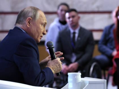 Владимир Путин провёл встречу с участниками Общественной палаты России