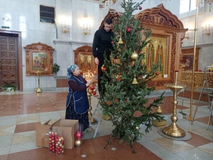 Храмы Хабаровска украсили к празднику Рождества Христова