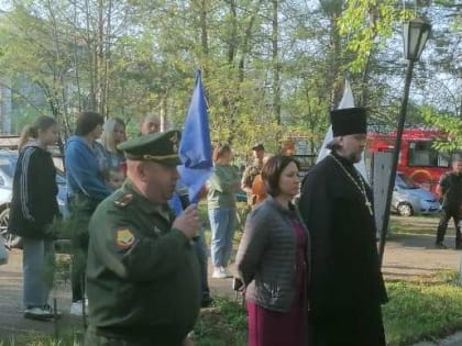 Настоятель Покровского храма благословил призывников на несение военной службы