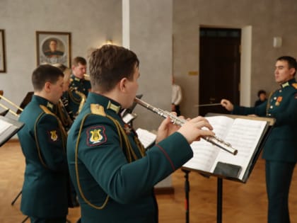 Весенний бал под музыку оркестра прошёл в Хабаровском районе