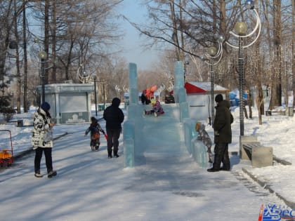 На зимние каникулы школьники Хабаровска отправятся с 31 декабря по 8 января