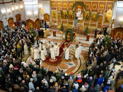 В храмах Хабаровска прошли рождественские богослужения