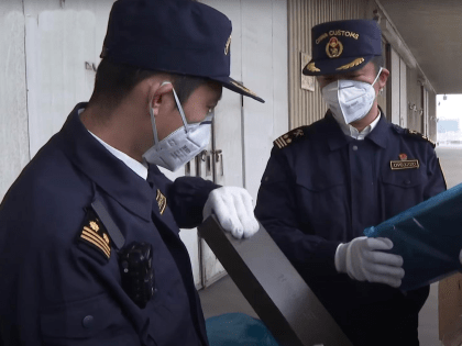 Китай получил право на проверку смартфонов и ноутбуков на границе