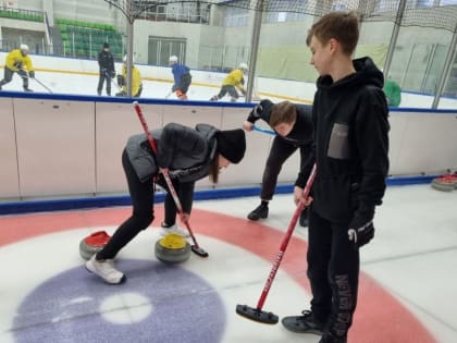 Первенство города по керлингу прошло в Хабаровске