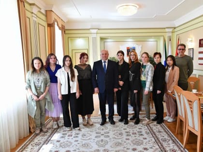 Мэр Хабаровска встретился со студентами колледжа искусств