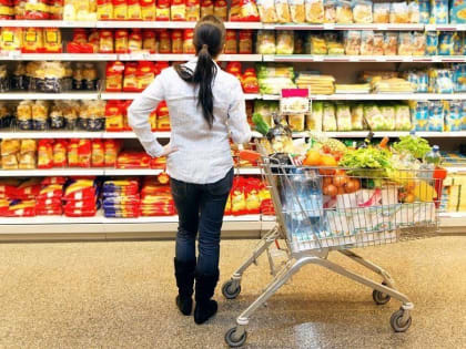 У покупательницы супермаркета похитил сотовый хабаровский рецидивист