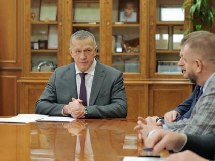 Юрий Трутнев встретился с вернувшимися из зоны проведения СВО добровольцами – сотрудниками полпредства ДФО, Минвостокразвития России и КРДВ