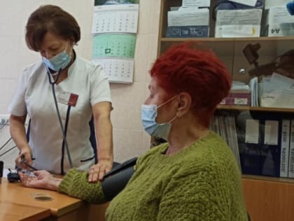 Медики Хабаровского края напоминают о важности своевременной ревакцинации от COVID-19