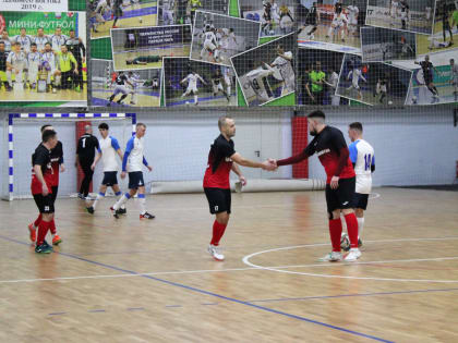Фотообзор матчей Чемпионата города по мини-футболу среди команд Высшей лиги