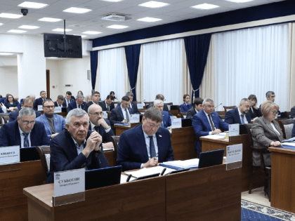 Депутаты Хабаровского края обсудили главный финансовый документ региона