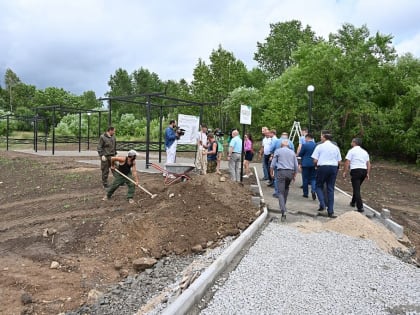Сквер в парке 50-летия СССР в Хабаровске сдадут раньше срока