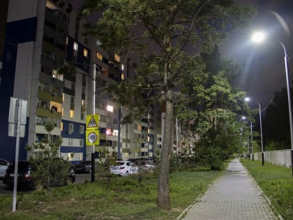 На улице Подгаева в Волочаевском городке Хабаровска вечером теперь светло