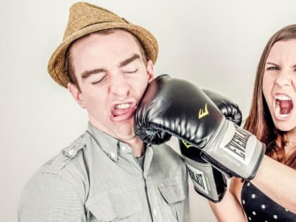 Гороскоп на 17 февраля: Львам лучше воздержаться от язвительных шуток