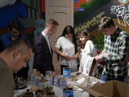 В Штабе общественной поддержки «Единой России» волонтеры изготовили партию окопных свечей