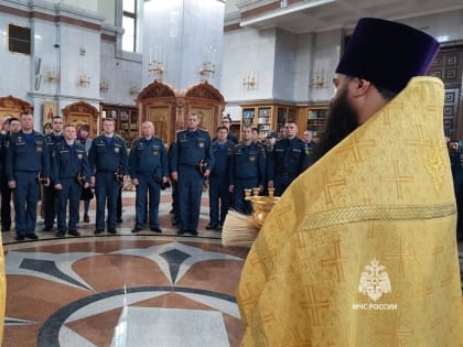 Благодарственный молебен иконе Божией Матери «Неопалимая Купина» прошел в кафедральном соборе Хабаровска