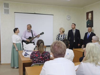 «Единая Россия» поздравила медработников военного госпиталя с профессиональным праздником