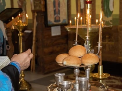 В КАНУН ПРАЗДНИКА УСПЕНИЯ ПРЕСВЯТОЙ БОГОРОДИЦЫ УПРАВЛЯЮЩИЙ ВАНИНСКОЙ ЕПАРХИЕЙ СОВЕРШИЛ ВСЕНОЩНОЕ БДЕНИЕ
