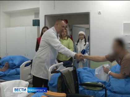 Особая новогодняя миссия: и.о. главы Минздрава края поздравил бойцов СВО, проходящих реабилитацию