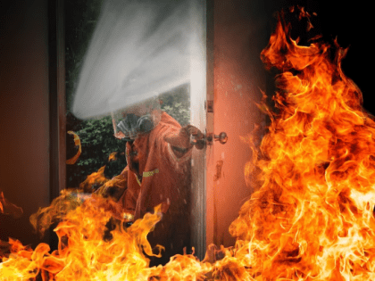 Женщина сгорела в собственном доме в селе Бичевая Хабаровского края