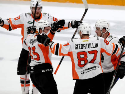 Первый "сухарь" в сезоне взял хабаровский "Амур"