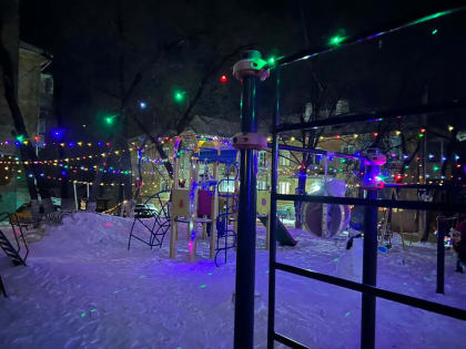 Новый год в Хабаровске: ледяные фигурки и праздничное оформление