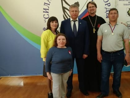 Хабаровский священник поздравил спортсменов на физкультурно-спортивном фестивале для инвалидов