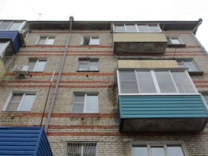 В Амурске дошкольник выпал из окна, возбуждено уголовное дело