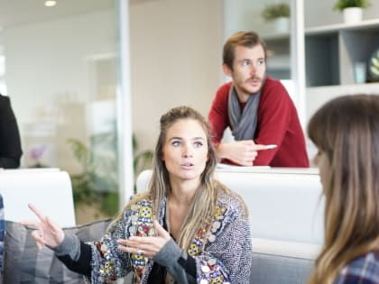 Гороскоп на 18 февраля: Девам стоит заняться посредничеством