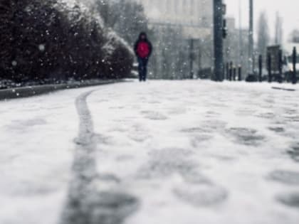 Итоги дня: родина китов и самолетов, ледяной дождь в Приморье и циклон в Хабаровском крае