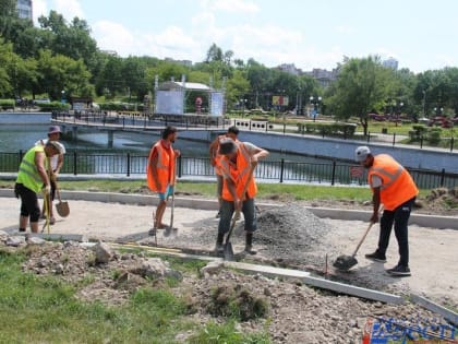 В Хабаровске ремонтируют пруды