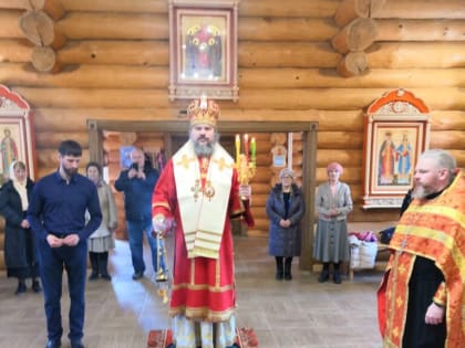 В ЧЕТВЕРГ СВЕТЛОЙ  СЕДМИЦЫ  ГЛАВА ВАНИНСКОЙ ЕПАРХИИ ПОСЕТИЛ НАНАЙСКИЙ РАЙОН ВОСТОЧНОГО БЛАГОЧИНИЯ. ПАСХАЛЬНАЯ УТРЕНЯ В СЕЛЕ МАЯК