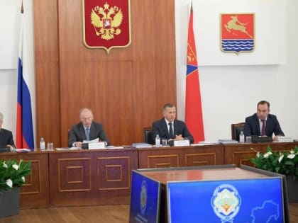 В Магадане Юрий Трутнев и Николай Патрушев провели выездное совещание Секретаря Совета Безопасности РФ по актуальным вопросам национальной безопасности в регионах Дальнего Востока