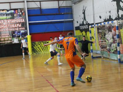 В розыгрыше «Кубка Алексеева П.Ф.» среди команд высшей лиги подходит к завершению групповой этап