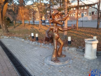 Фигуру Волка вернули на хабаровские пруды