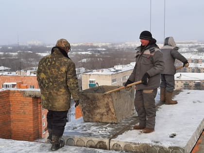 Строителей города поздравляют с профессиональным праздником глава Комсомольска и председатель Думы