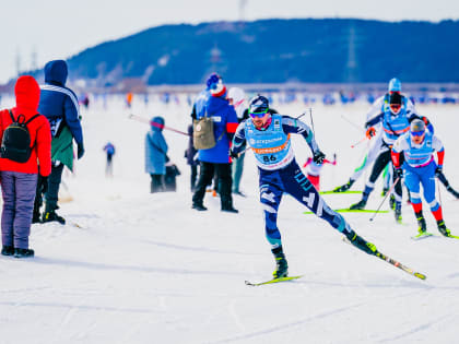 Сергей Устюгов и Анастасия Кулешова – победители юбилейного Югорского лыжного марафона свободным стилем