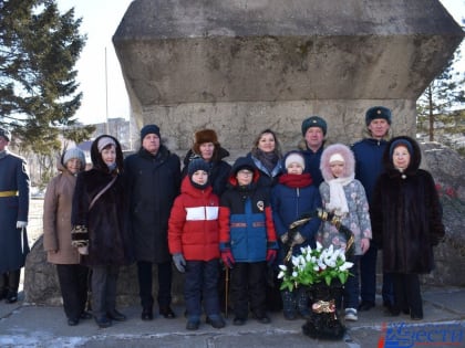 Торжественное возложение цветов к мемориалу «Танк» прошло в Хабаровске