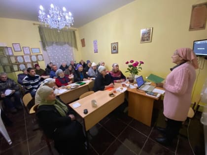 ПРИ СВЯТО-ПЕТРОПАВЛОВСКОМ ХРАМЕ Г. СОВЕТСКАЯ ГАВАНЬ СОСТОЯЛСЯ ПЕРВЫЙ ВЫПУСК БОГОСЛОВСКИХ КУРСОВ.