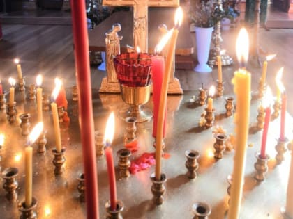 В ХРАМАХ ВАНИНСКОЙ ЕПАРХИИ ДЕНЬ РАДОНИЦЫ СОВЕРШИЛИ ПАСХАЛЬНОЕ ПОМИНОВЕНИЕ УСОПШИХ