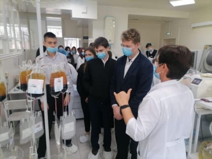 Хабаровским школьникам рассказали о донорстве