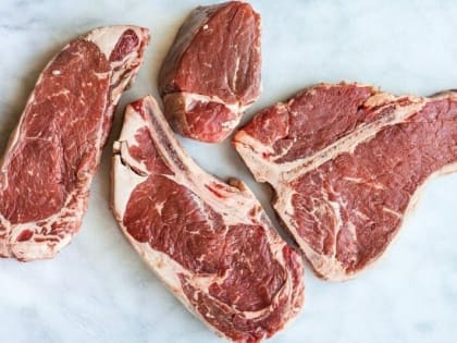 Мясные стейки украли хабаровские малолетки из супермаркета