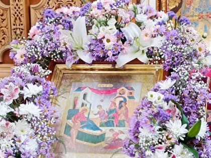 В ПРАЗДНИК РОЖДЕСТВА ПРЕСВЯТОЙ БОГОРОДИЦЫ ЕПИСКОП ВАНИНСКИЙ И ПЕРЕЯСЛАВСКИЙ АРИСТАРХ СОВЕРШИЛ БОЖЕСТВЕННУЮ ЛИТУРГИЮ В  ХРАМЕ СВЯТОГО ПРАВЕДНОГО ВОИНА ФЕОДОРА УШАКОВА