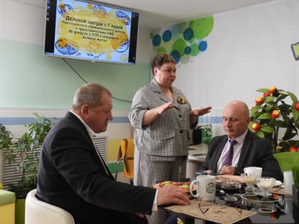 Глава Николаевского района Анатолий Леонов встретился с представителями НКО района