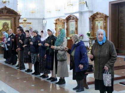 В канун празднования Рождества Пресвятой Богородицы митрополит Артемий совершил Всенощное бдение в Спасо-Преображенском кафедральном соборе