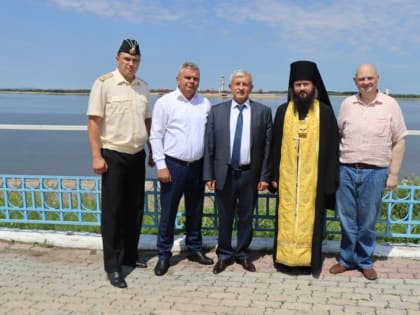 Уполномоченный принял участие в водном крестном ходе, освящении новосооруженных икон и киотов в часовне святого мученика воина Виктора на Большом Уссурийском острове