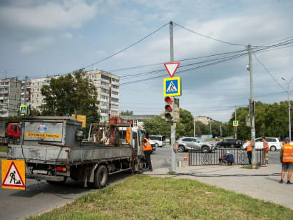 Дополнительное ограждение поставили возле остановки «Кубяка» в Хабаровске