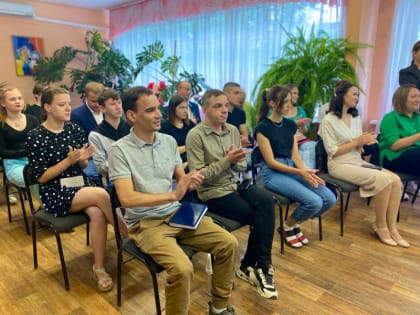 Встреча выпускников детских домов с заместителем председателя Правительства Хабаровского края по социальным вопросам Никоновым Евгением Леонидовичем